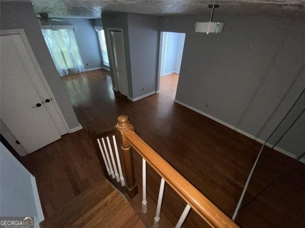 1017 Rock Creek Ln - Photo 4 of 11
