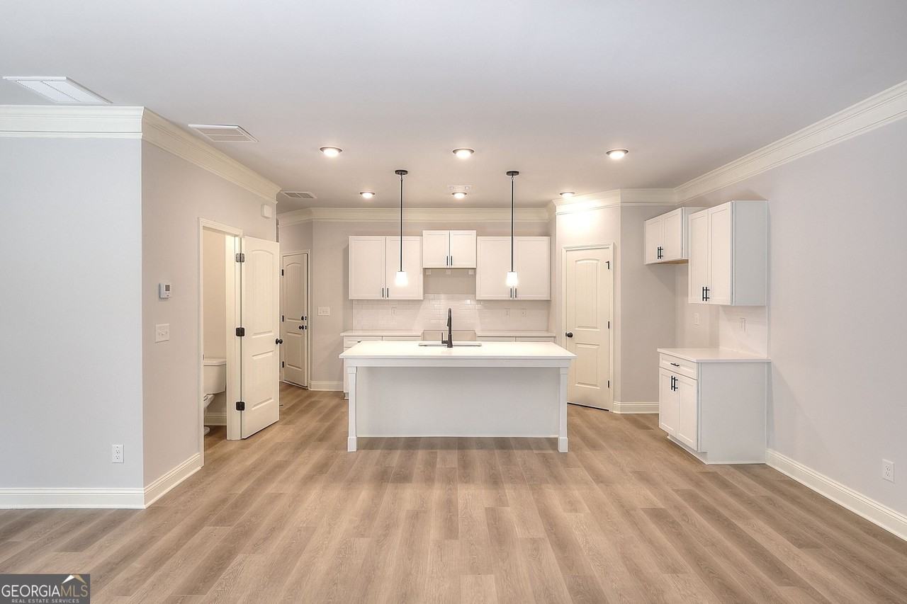 23 Crest Dr #3 - Photo 4 of 27