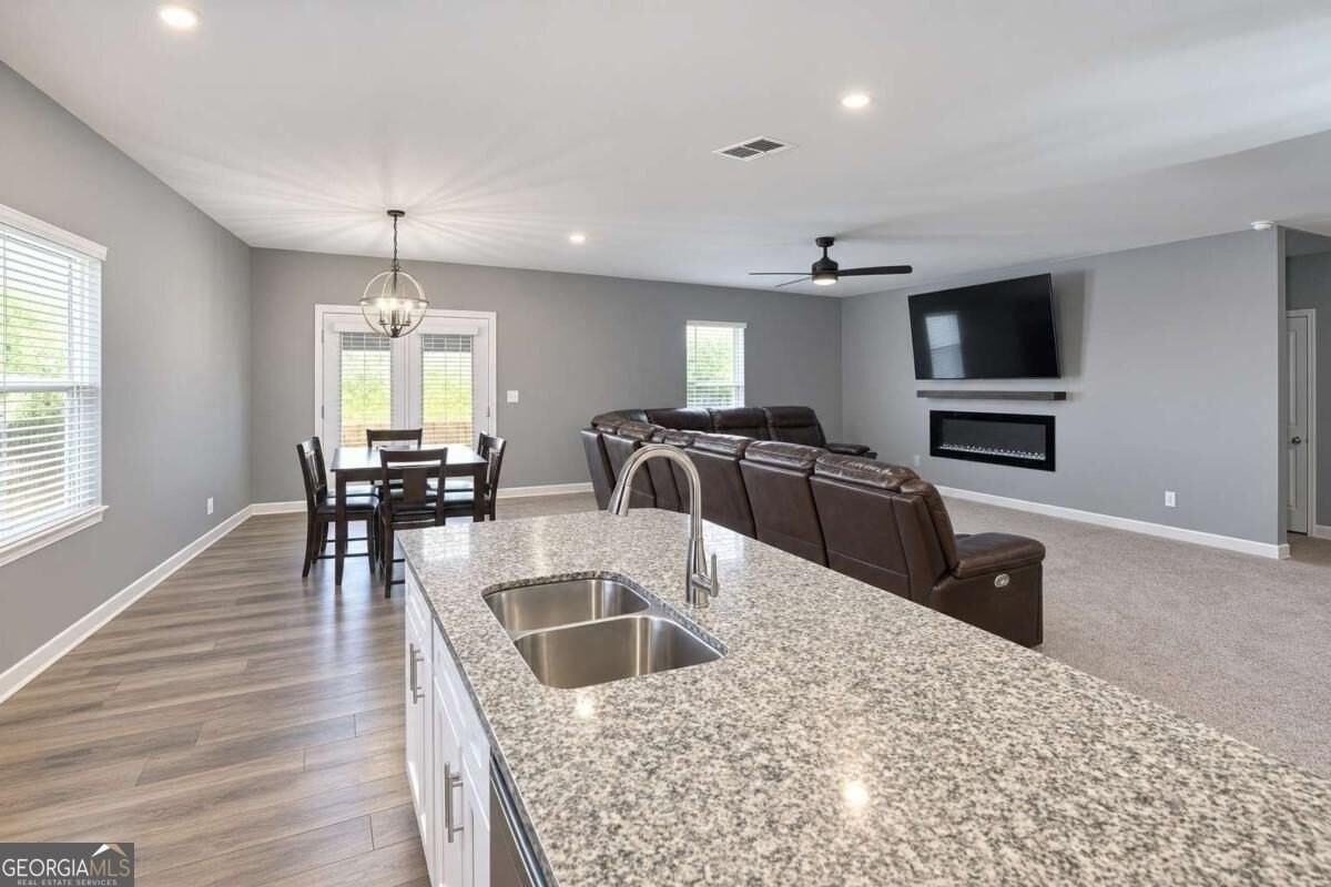 261 Mccall Way - Photo 4 of 16