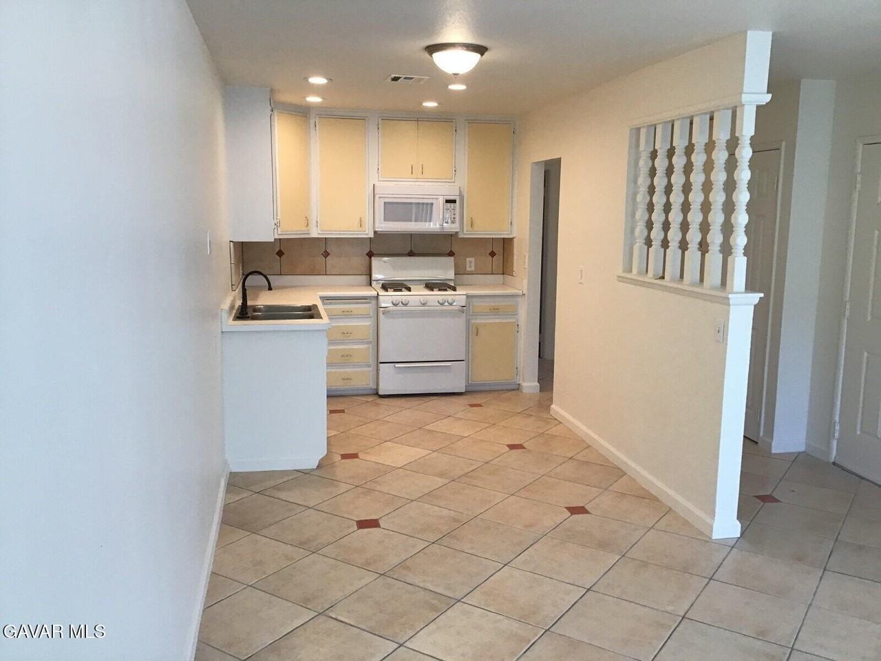 413 E Avenue H14 - Photo 2 of 8