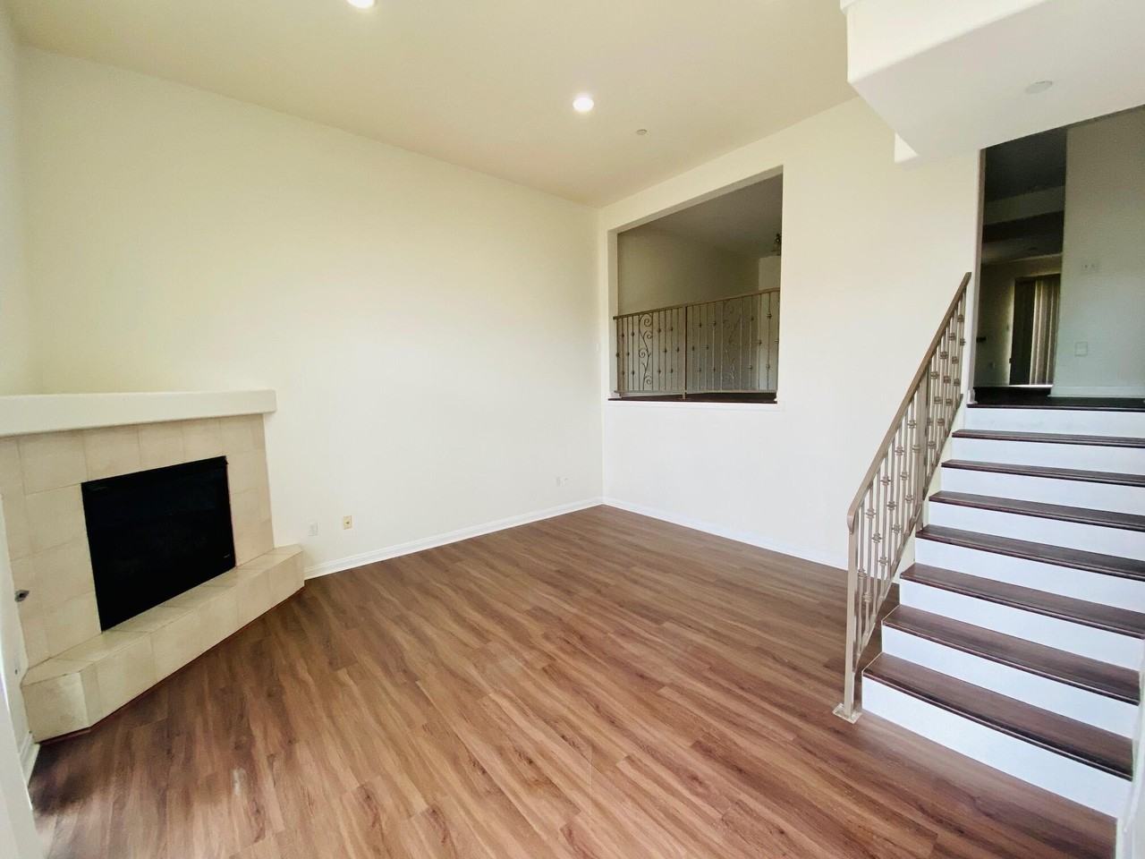8844 Darby Ave - Photo 4 of 22
