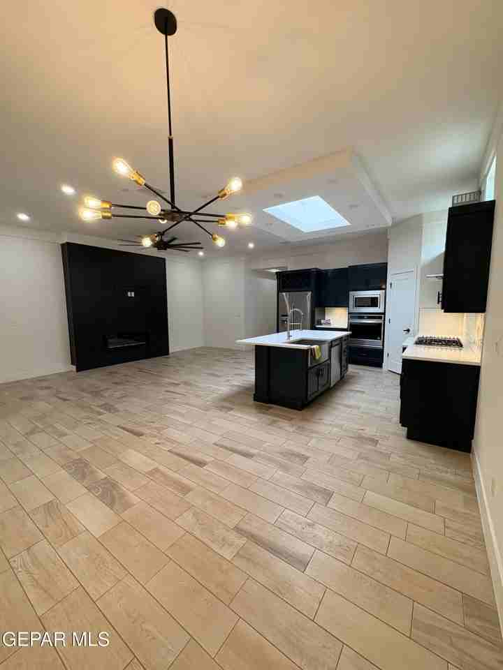 13604 Garforth Ave - Photo 7 of 34
