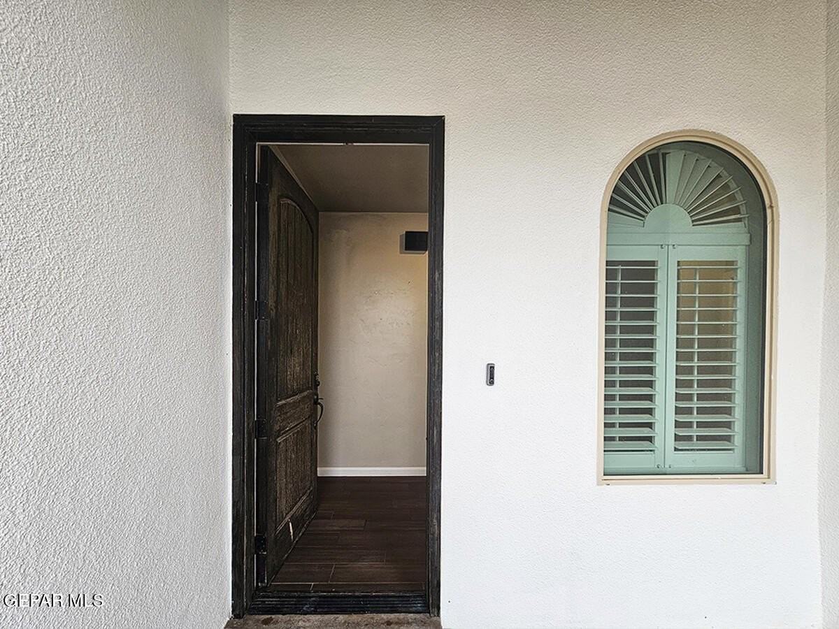 13185 Tiverton Rd - Photo 2 of 50