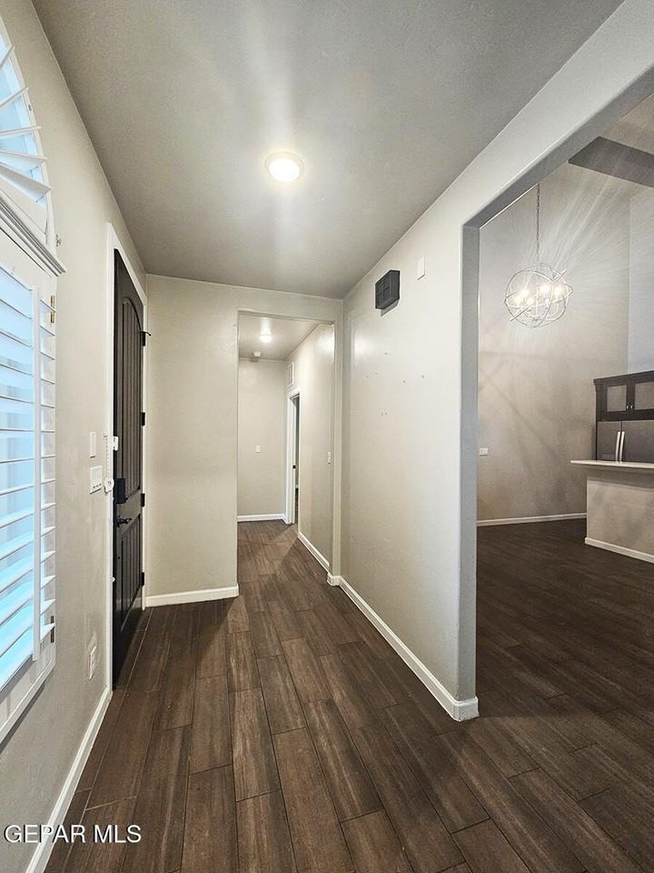 13185 Tiverton Rd - Photo 5 of 50