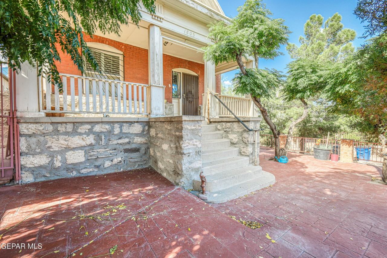 1805 Arizona Ave - Photo 2 of 50