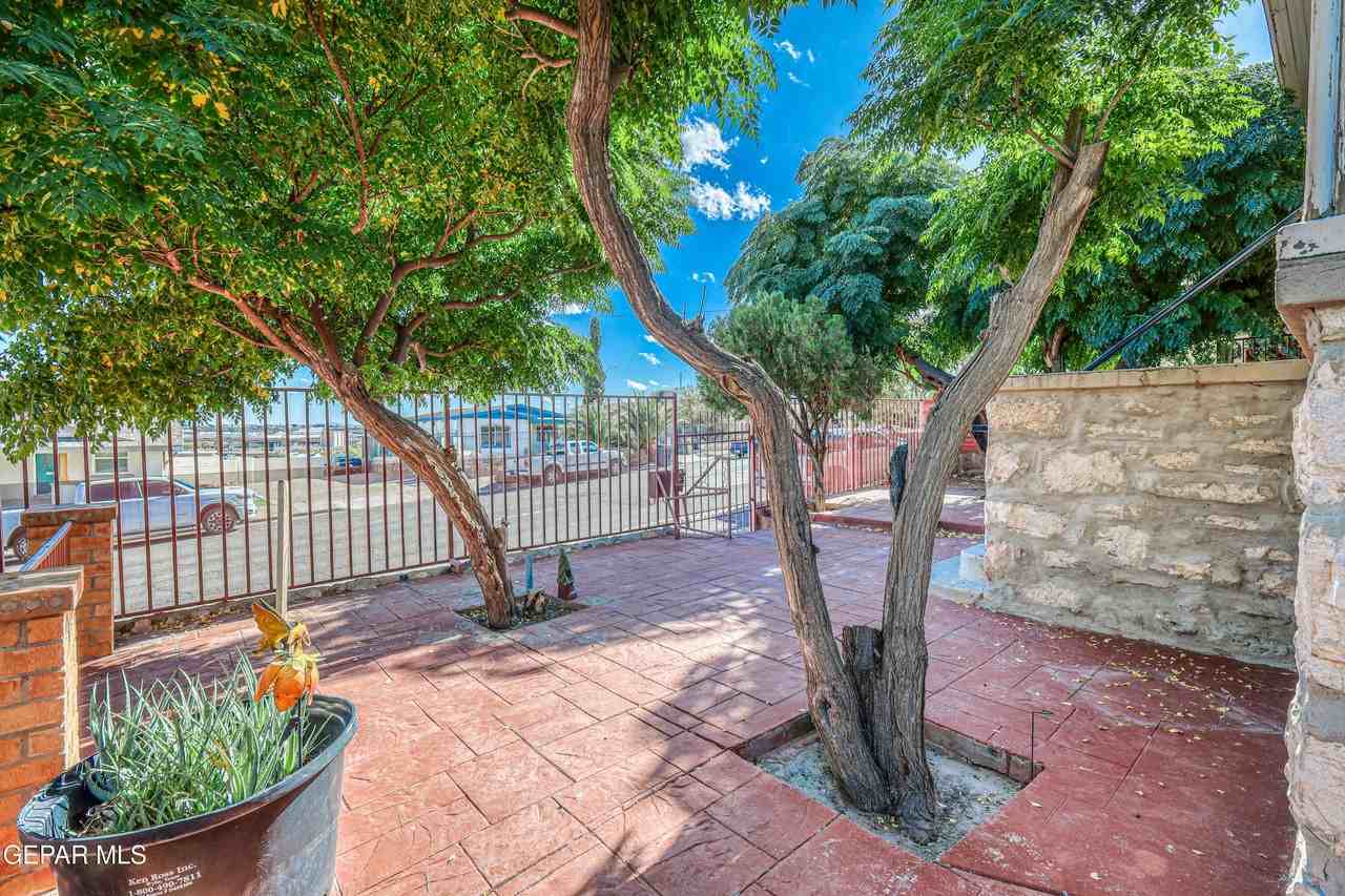 1805 Arizona Ave - Photo 4 of 50