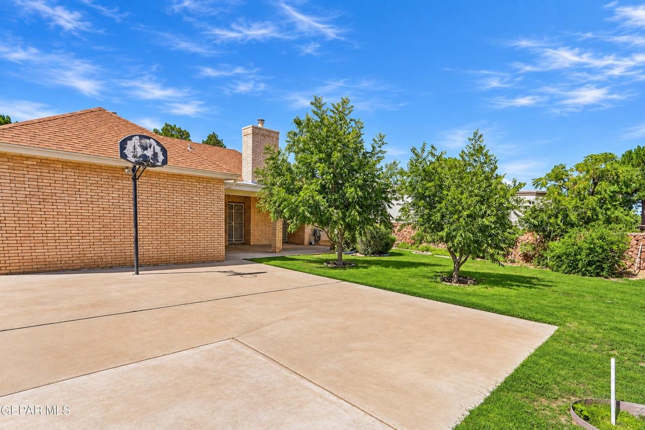11917 Pueblo Amable Way - Photo 7 of 40