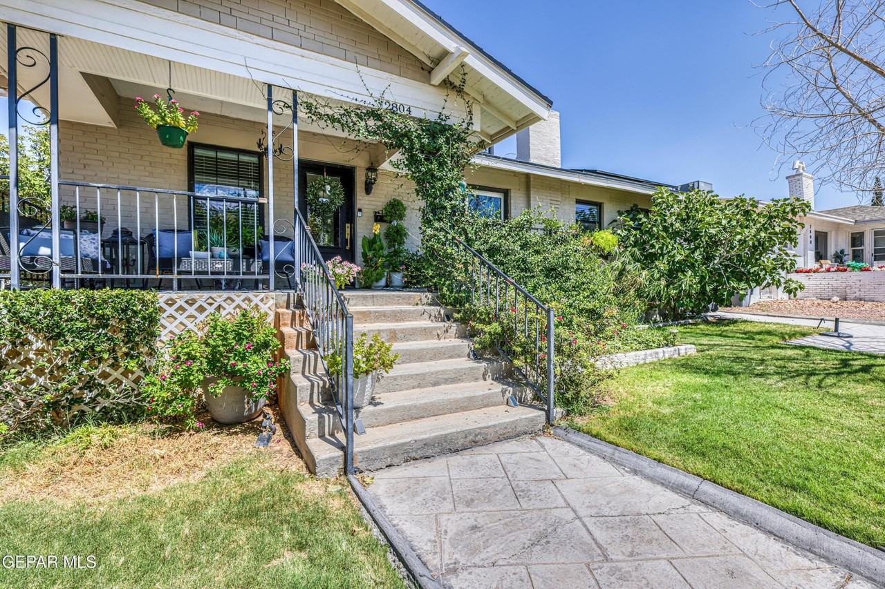 2804 N Campbell St - Photo 5 of 50