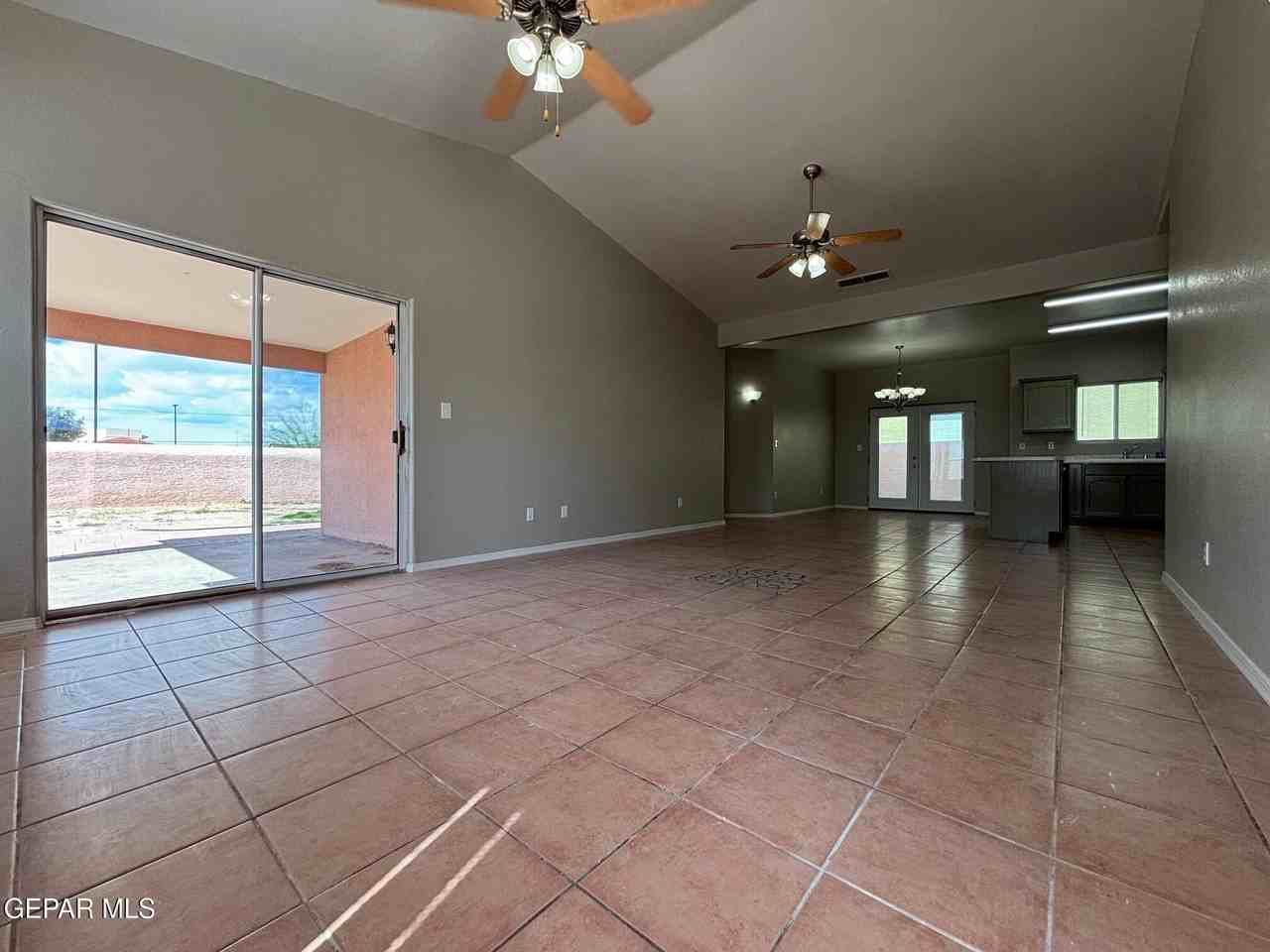 3301 Tierra Espada Dr - Photo 4 of 17