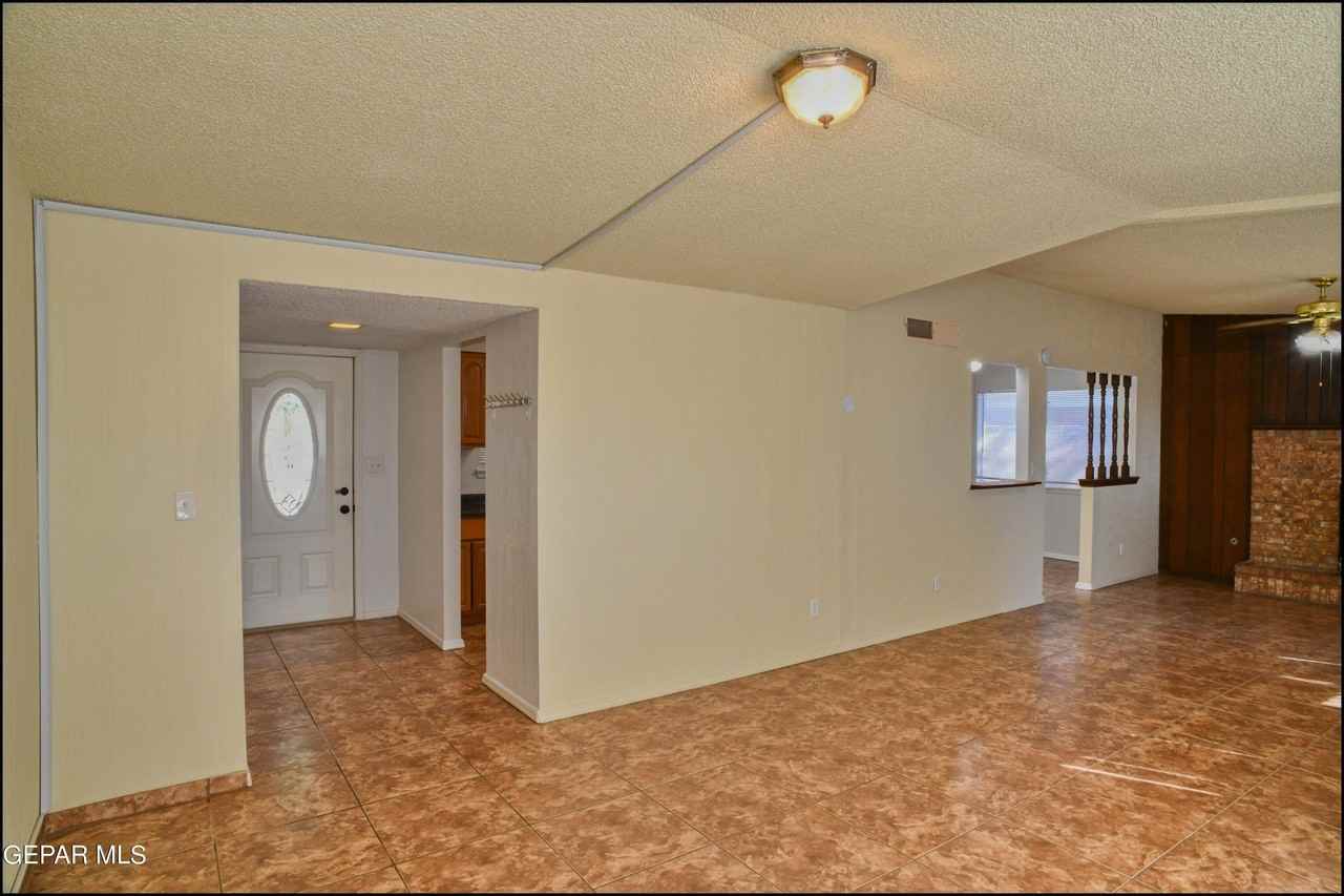 10648 Birthstone Dr - Photo 7 of 45