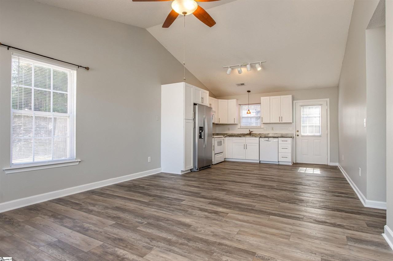 512 Crescentwood Ct - Photo 6 of 25