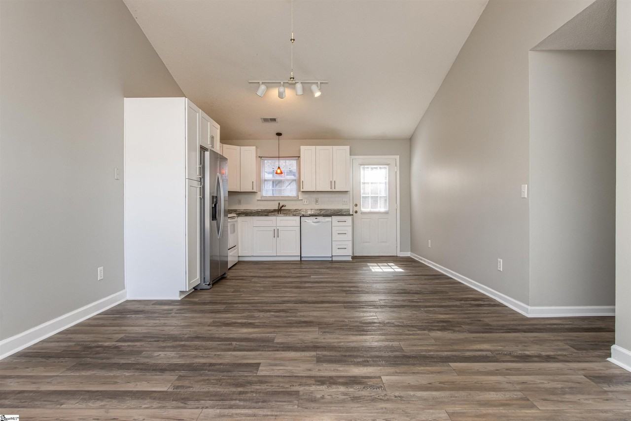 512 Crescentwood Ct - Photo 7 of 25