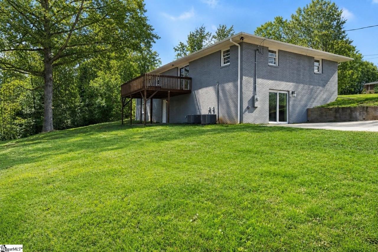 115 Pinetree Ln - Photo 3 of 35
