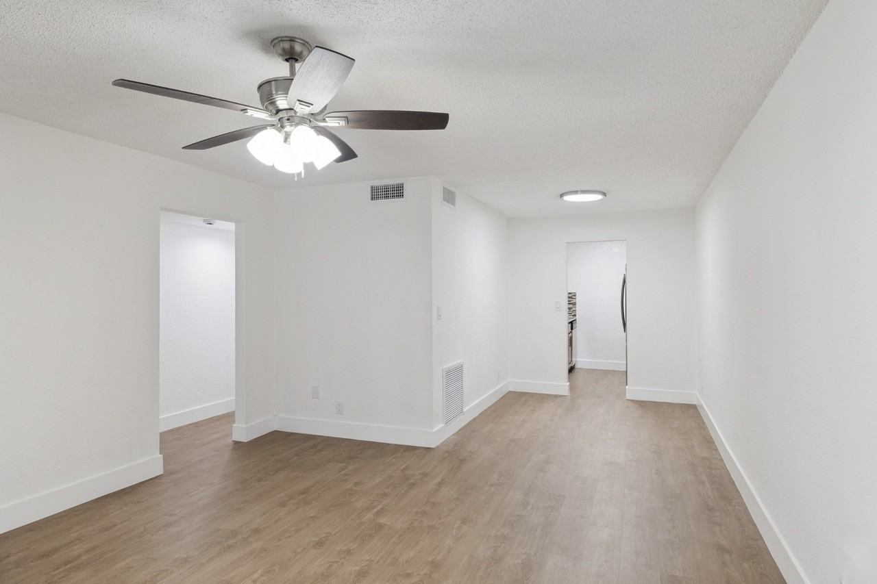 Lakeside Condominiums - Photo 6 of 32