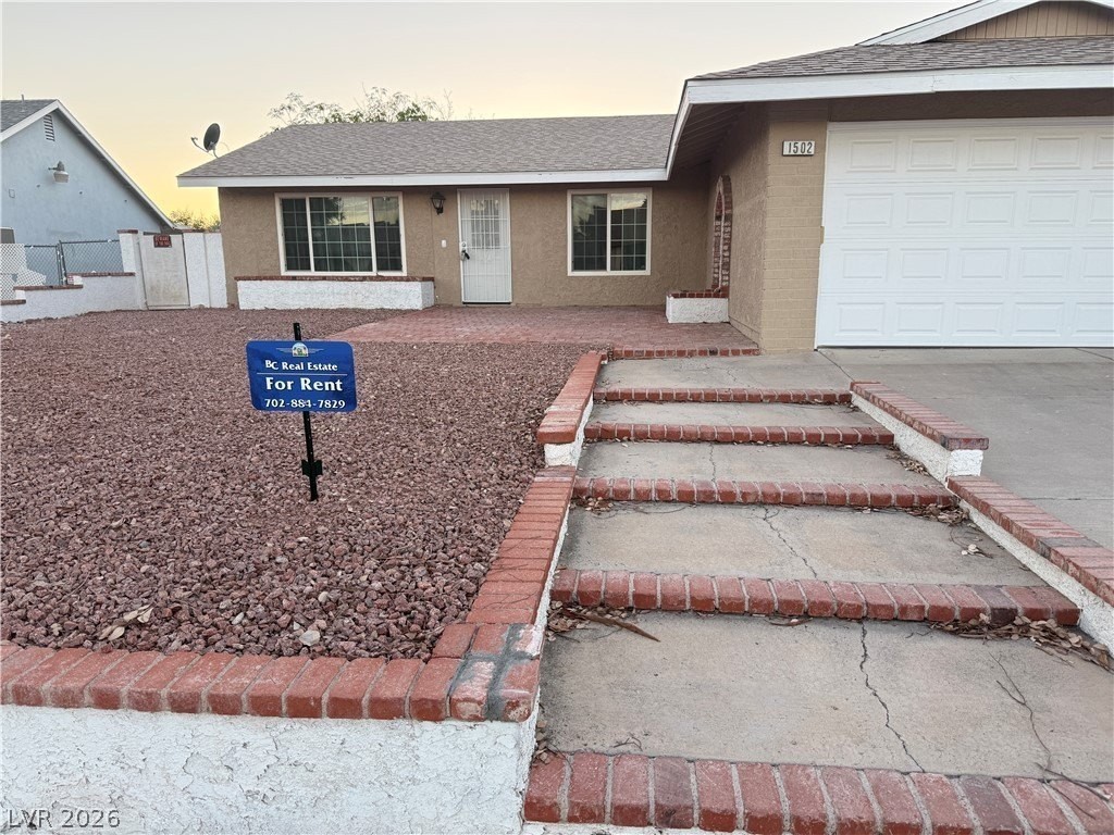 1502 Christina Dr - Photo 3 of 44