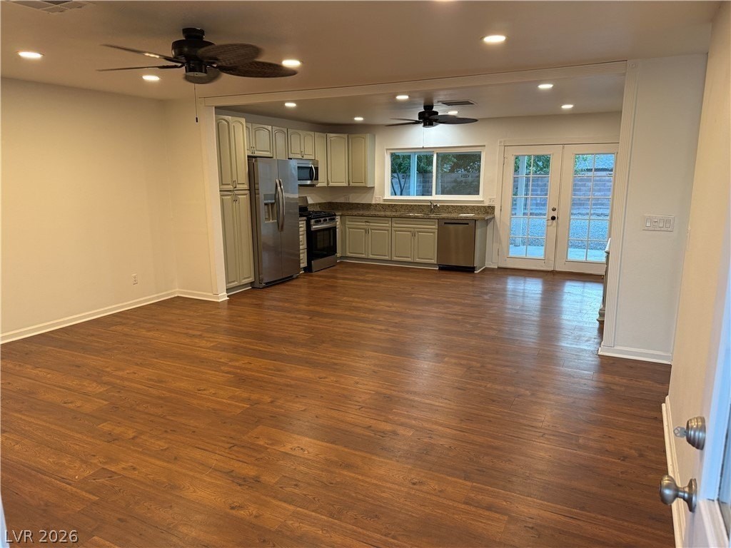1502 Christina Dr - Photo 6 of 44