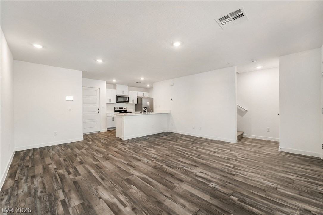 9864 Maple Pass Ave - Photo 6 of 20