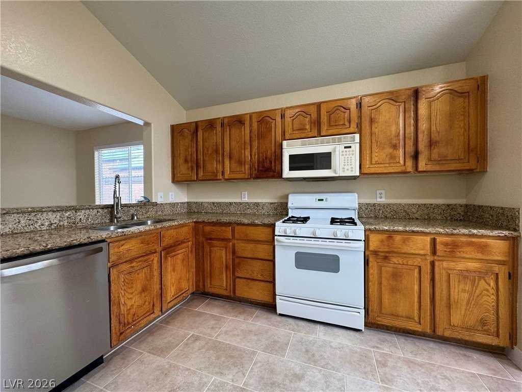 19 Sandwedge Dr - Photo 3 of 23