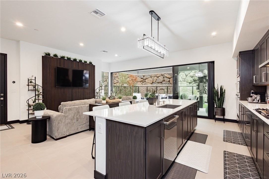 13 Promenade Isle Ln - Photo 2 of 50