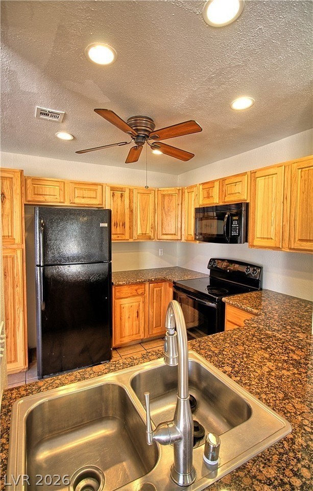 2349 Canfield Dr #A - Photo 5 of 12
