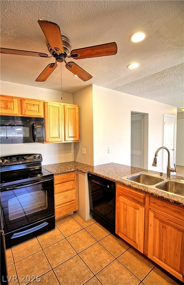 2349 Canfield Dr #A - Photo 6 of 12