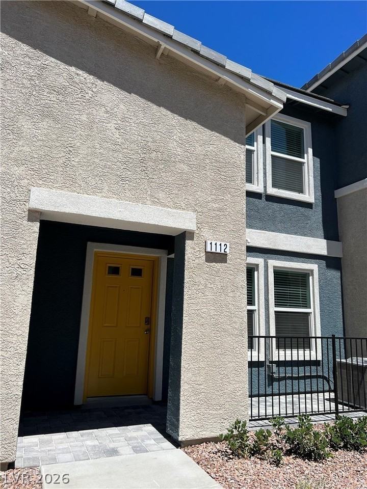 1112 Ruby Sparrow St - Photo 3 of 31