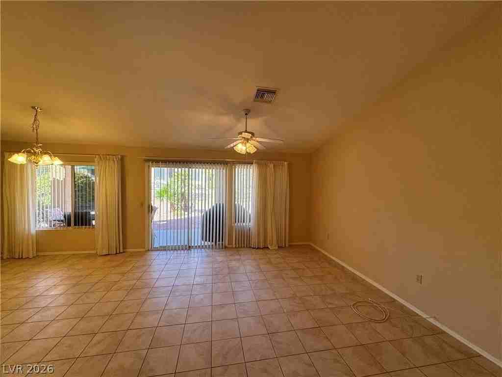 2449 Desert Glen Dr - Photo 6 of 25