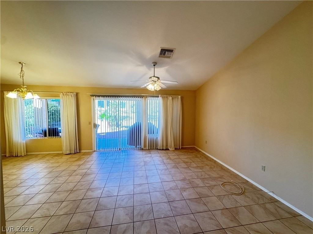 2449 Desert Glen Dr - Photo 7 of 25
