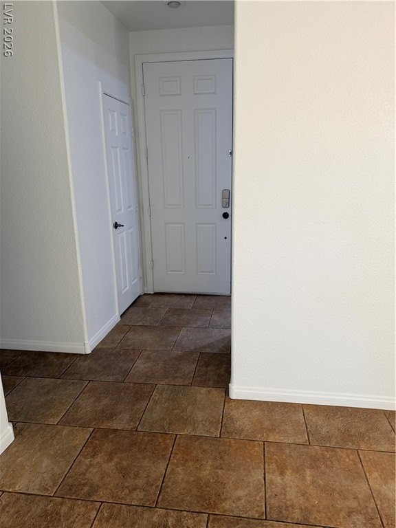 57 Wood Cliff Ave - Photo 5 of 50