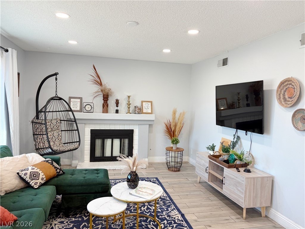 7488 Walnut Creek Dr - Photo 2 of 35