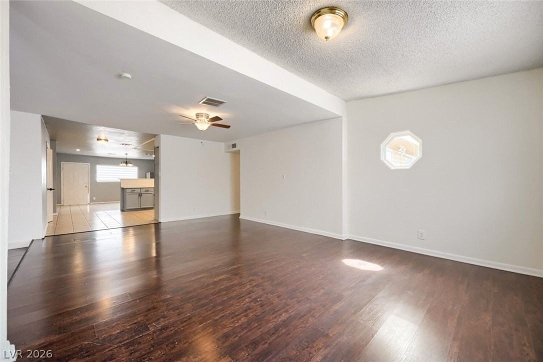 6512 Evergreen Ave - Photo 5 of 23