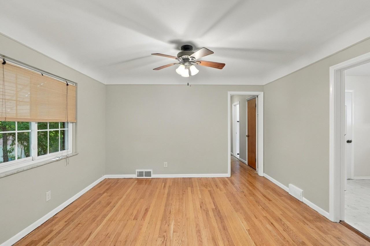2719 Woodstock Dr #2 - Photo 7 of 25