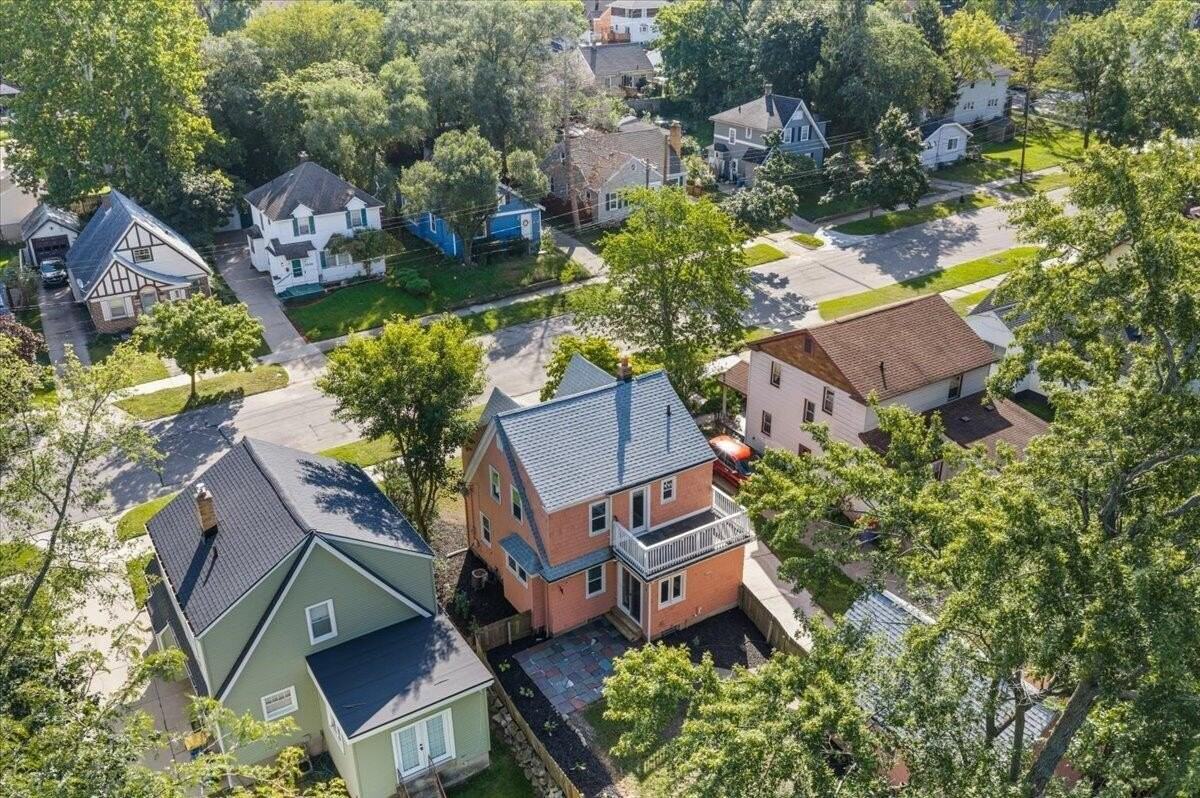 1515 Calvin Ave Se - Photo 3 of 38