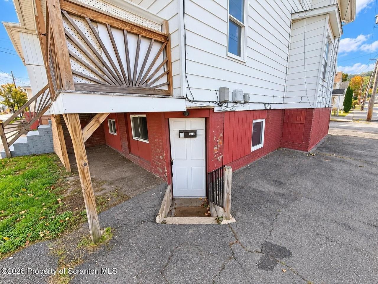 577 Washington Ave #577 - Photo 2 of 7