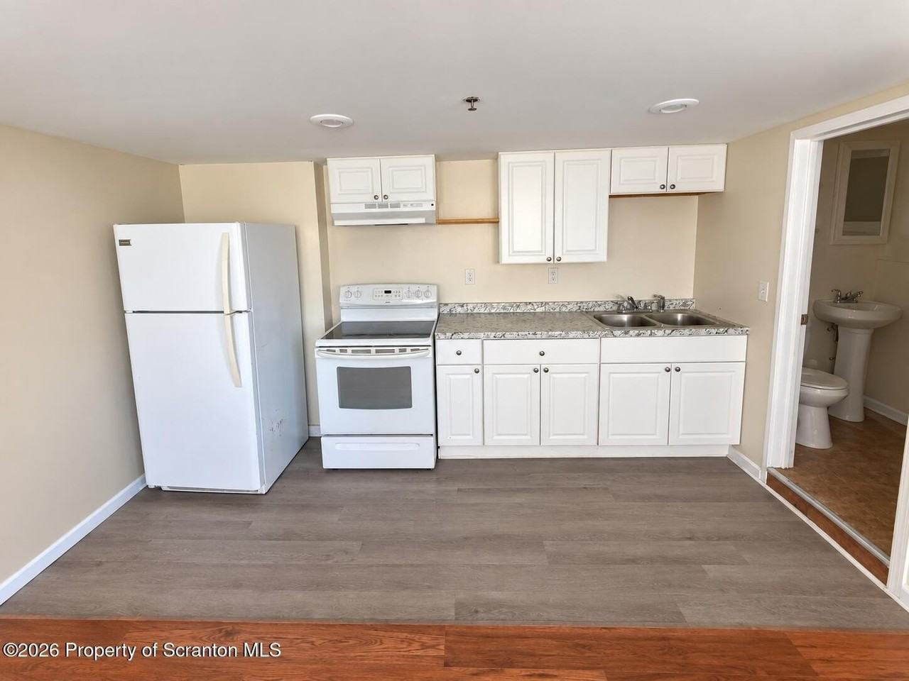 577 Washington Ave #577 - Photo 6 of 7