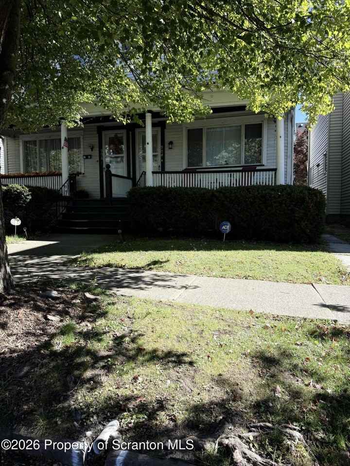 904 Taylor Ave - Photo 2 of 36