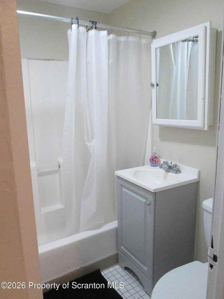 1406 N Main Ave #1 - Photo 2 of 7