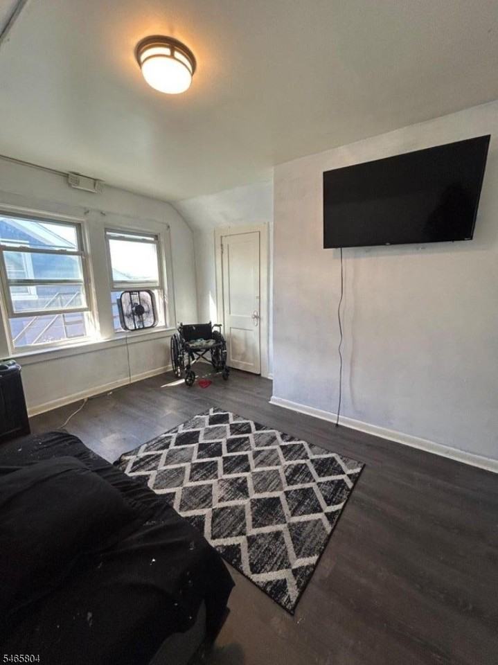 37 Peck Ave #3 - Photo 2 of 11
