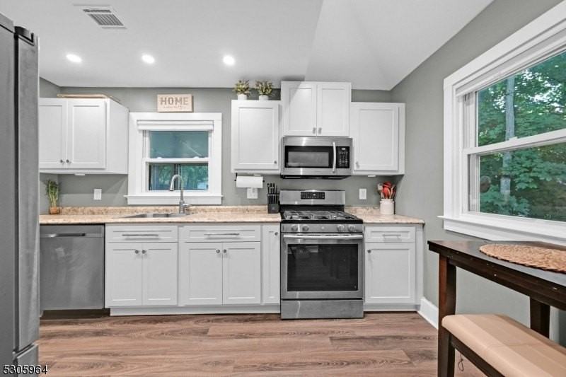 155 White Meadow Rd - Photo 2 of 25