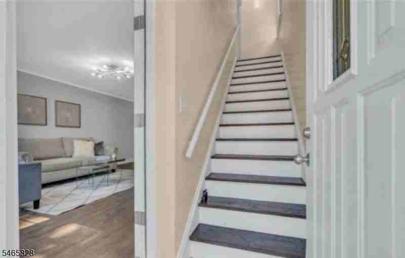83 Sheridan St Unit 2 - Photo 5 of 9