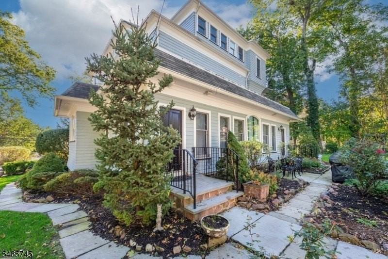 374 Park St #2 - Photo 4 of 25