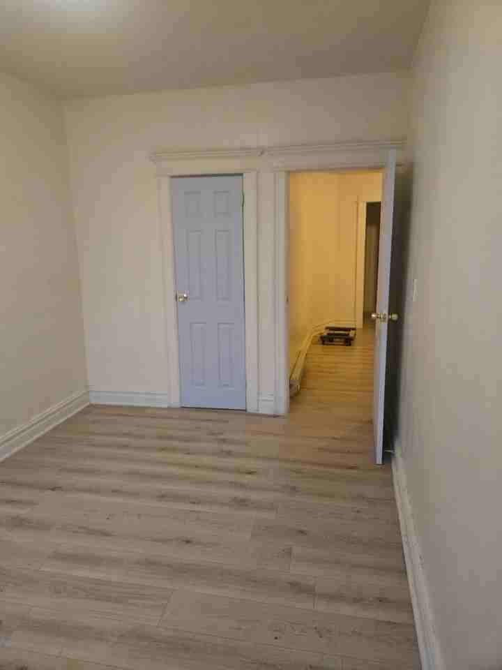 6A Rose Ave #2R
