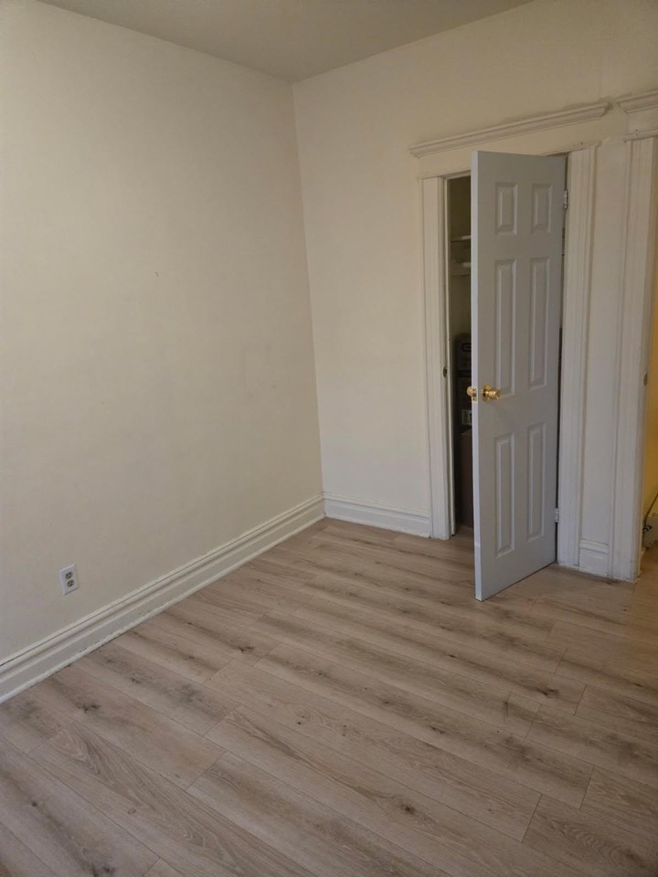 6A Rose Ave #2R - Photo 2 of 6
