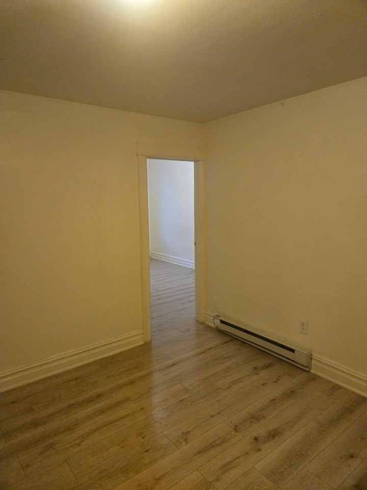 6A Rose Ave #2R - Photo 3 of 6