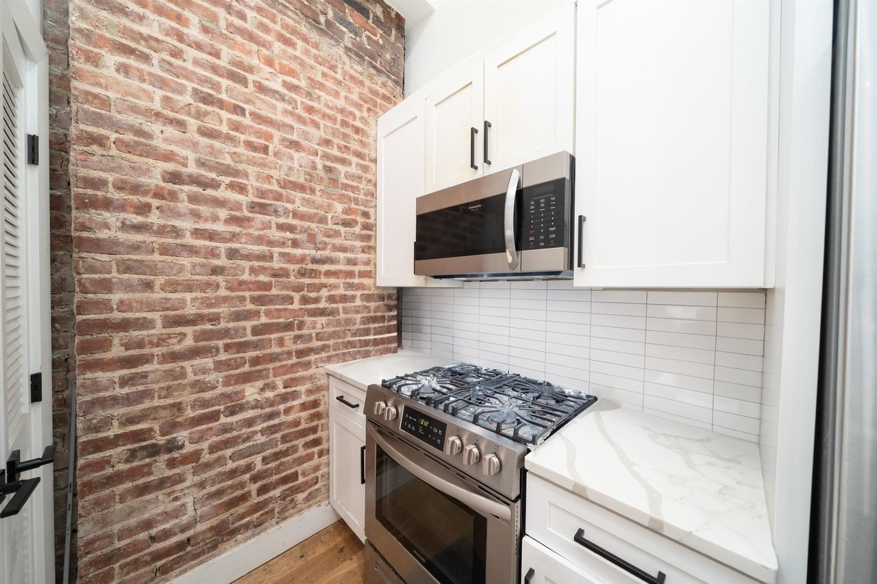 25 Corbin Ave #3 - Photo 2 of 15