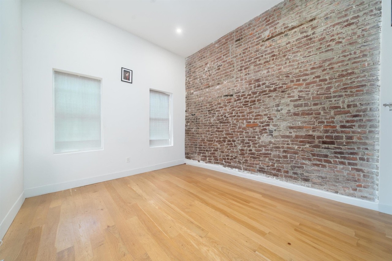 25 Corbin Ave #3 - Photo 6 of 15