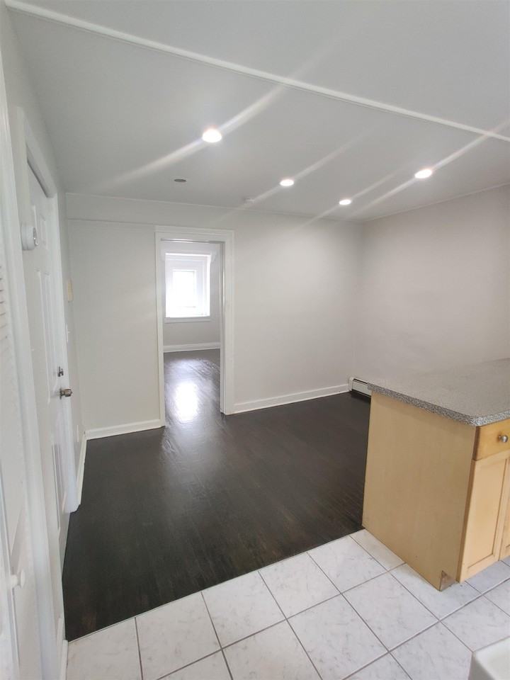 826 Grand St #4 - Photo 4 of 5