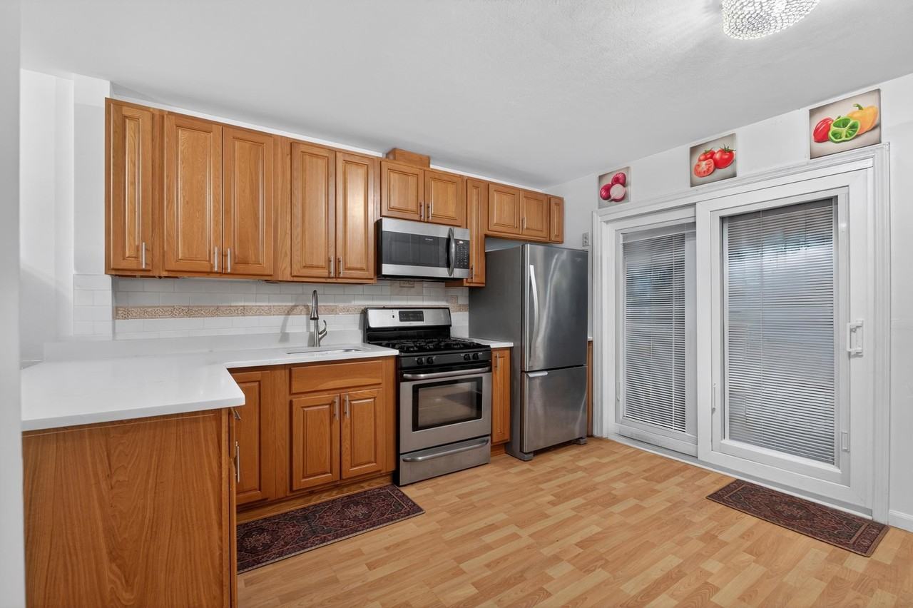 34 Linden Ave - Photo 2 of 19