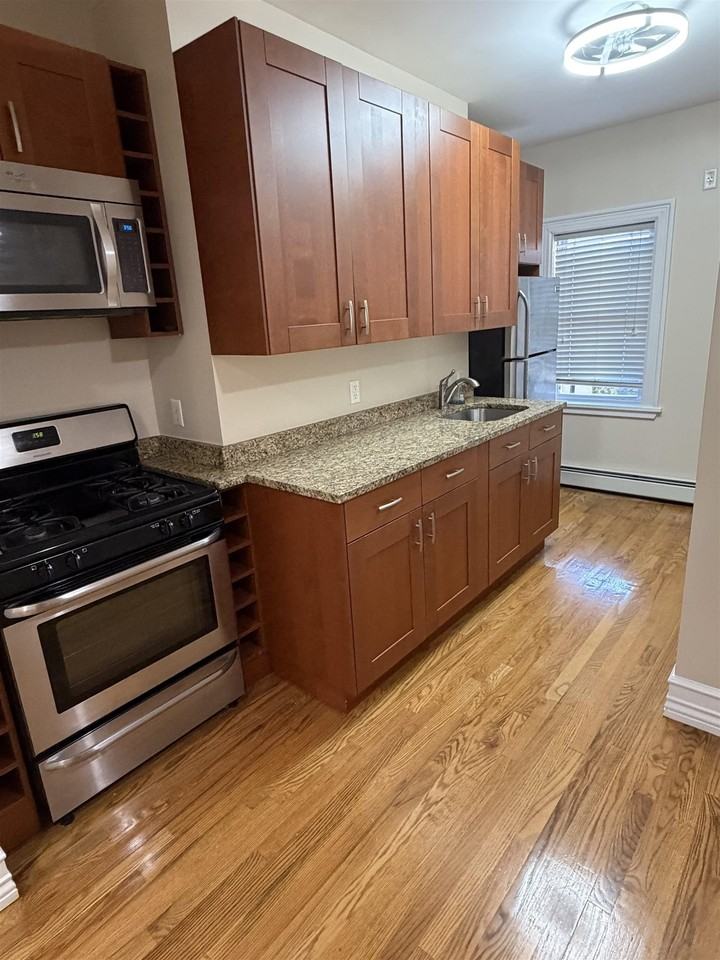 630 Grand St #2L - Photo 2 of 9