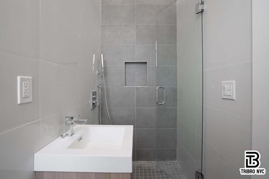 6215 Catalpa Ave - Photo 4 of 8